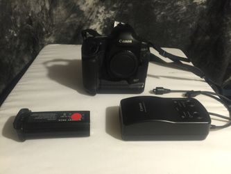 Canon EOS 1D Mark II 8.2 MP Professional Digital SLR body