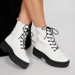 Fashion Nova Combat Boots / Botas de Mujer