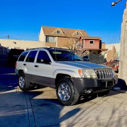 2004 Jeep Grand Cherokee · Laredo Sport Utility 4D