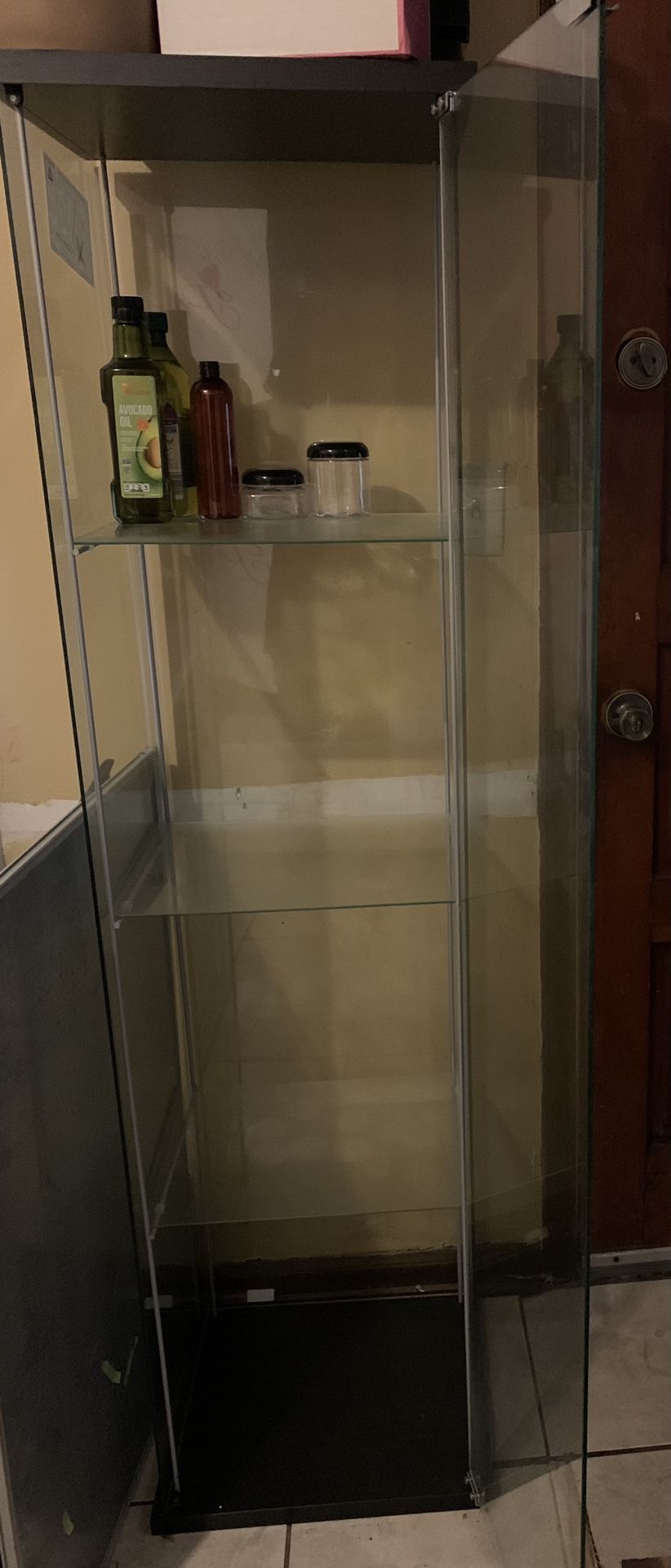 3 Shelve Glass Case
