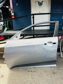 Honda civic 2016-2021 left driver side front door Oem