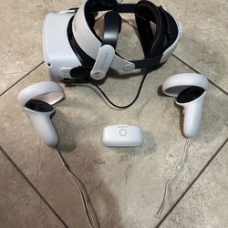 Oculus Quest 2 128GB w/Upgraded HeadStrap  (Ave J Pickup)