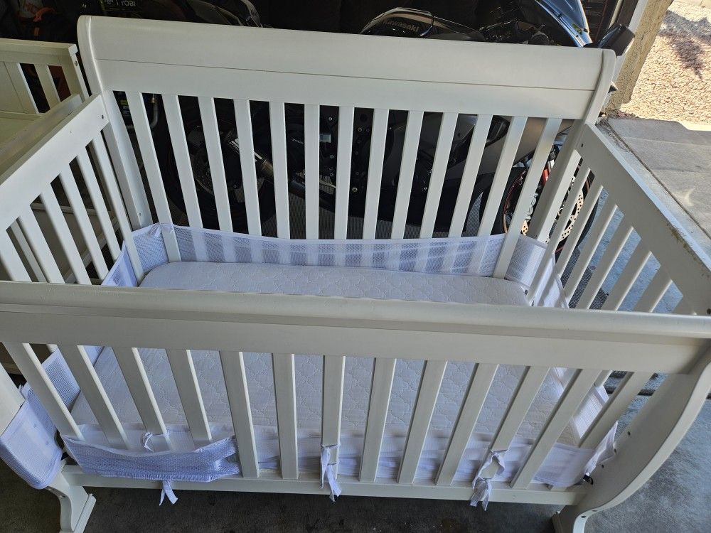 Baby Crib And Changing Table