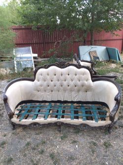 Antique twin couches