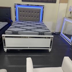 Queen Bed Room Set( Includes Queen Bed Frame, Dresser, Mirror, 1 Night Stand) 