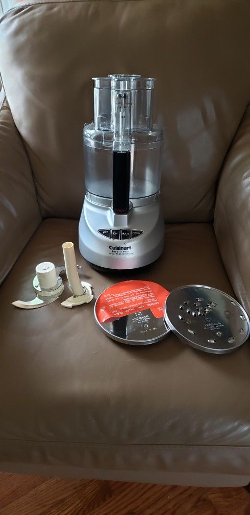 Cuisinart Prep 11 Plus DLC-2011CHB 11 Cup Food Processor + Attachments Stainless