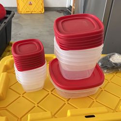 Rubbermaid Tupperware