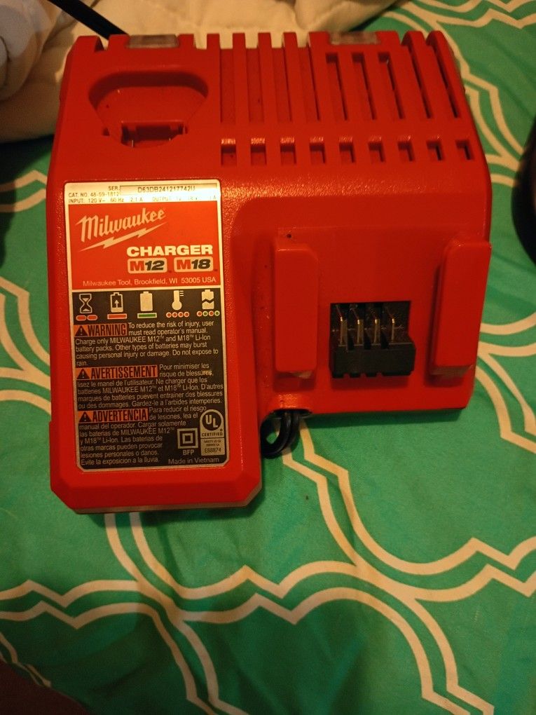 Milwaukee Battery Charger