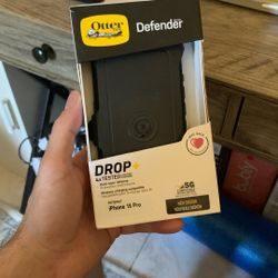 Otter Box Defender iPhone 15 Pro
