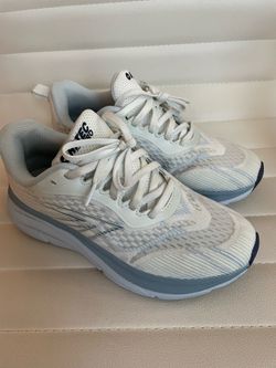 HI-TEC pro shoes, white, size US6.5M