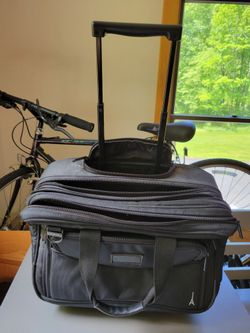Rolling Travel Case For Laptop