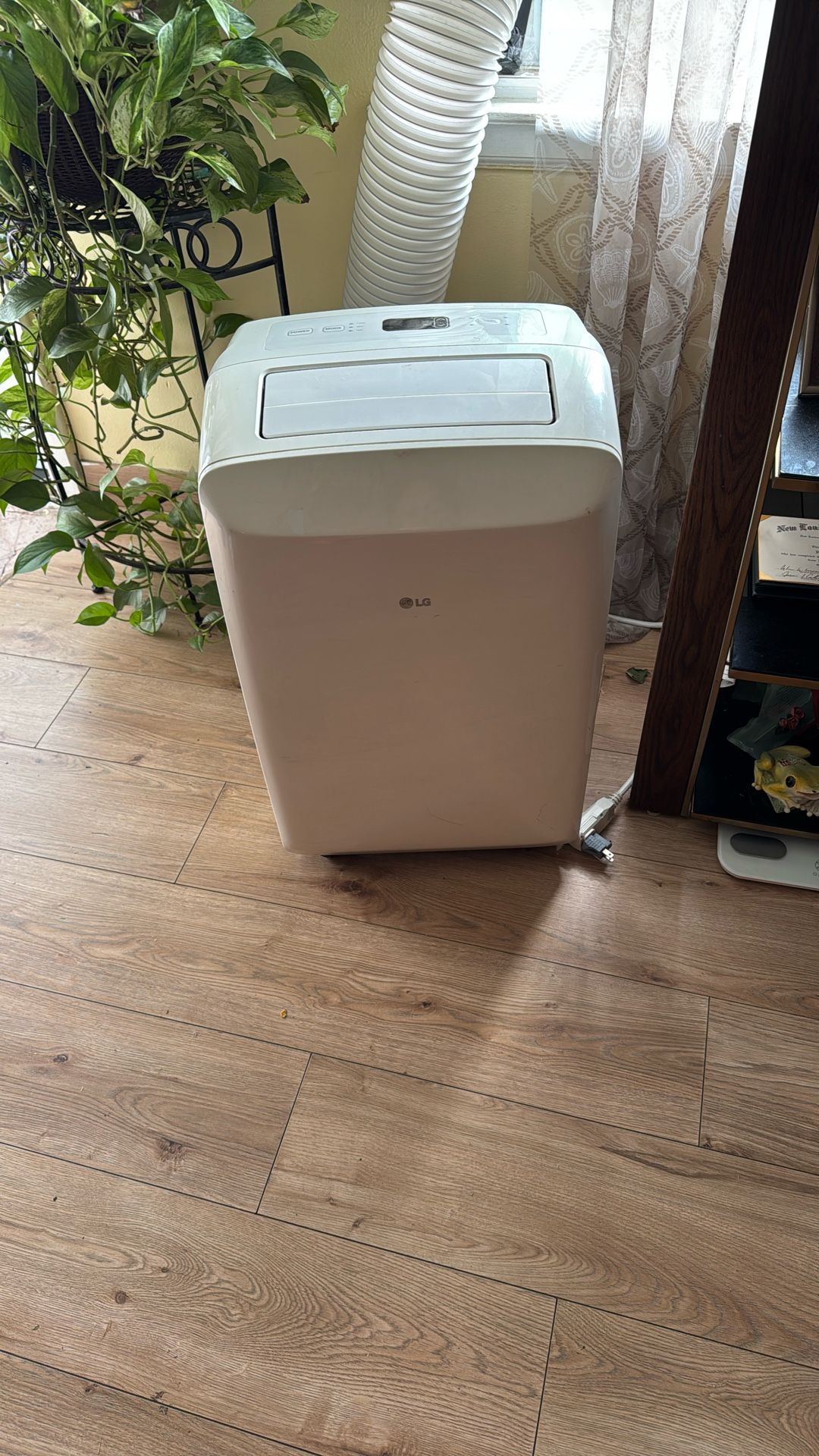 Air Conditioner LG 8,000 Btu