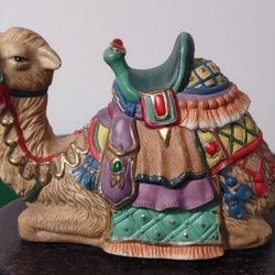 Porcelain Bethlehem Village Camel Figurine Nativity ,Mercurie (U.S.A.)