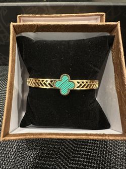 Gold Plated Green Clover  Stainless steel Bangle Bracelet 