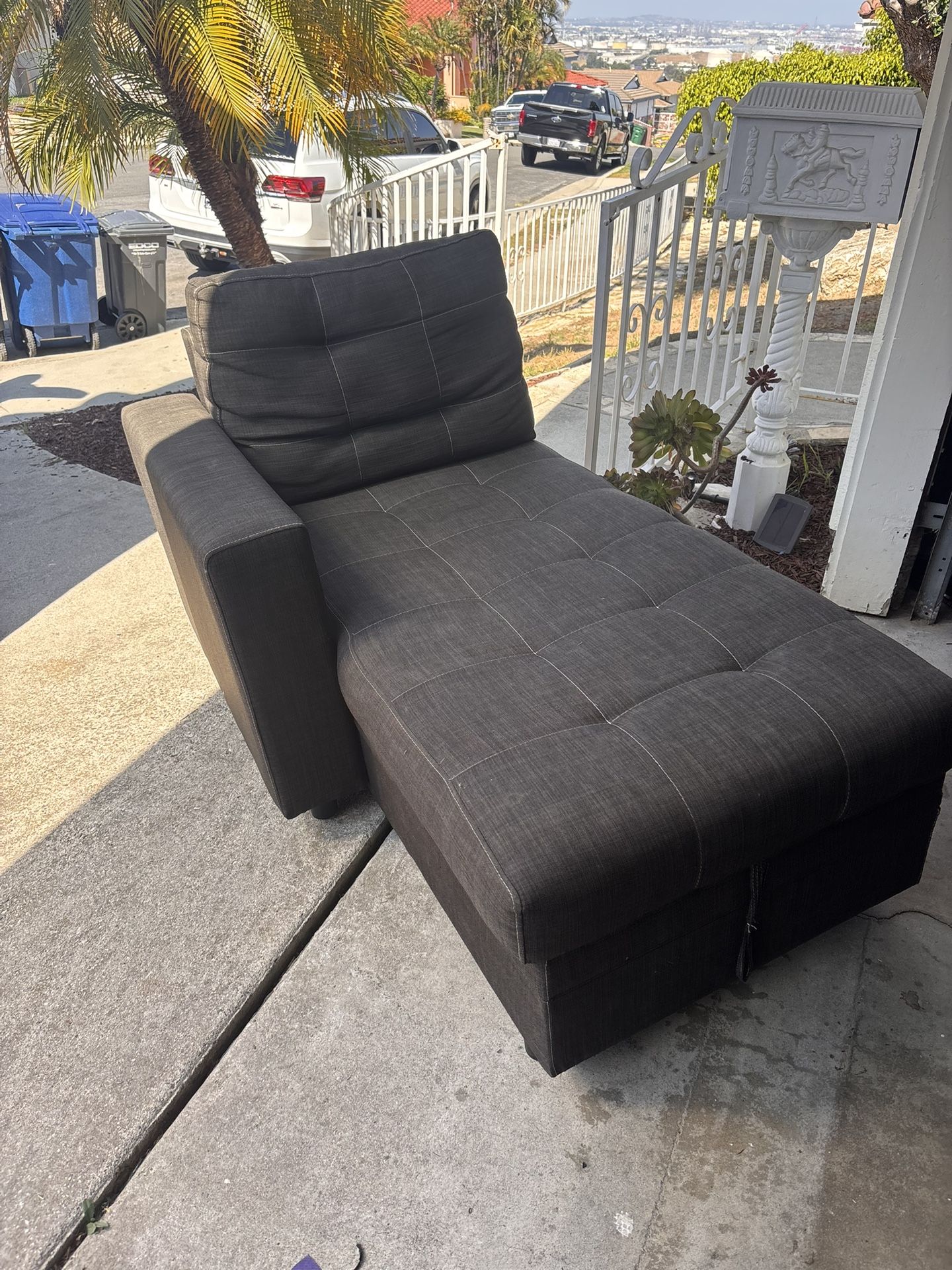 End Couch