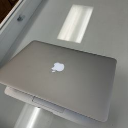 Apple MacBook Air 13-Inch 2014 Core i5 1.4GHz 4GB RAM 128GB HD