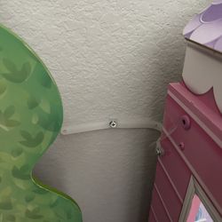  Good Condition Doll House ( As New)