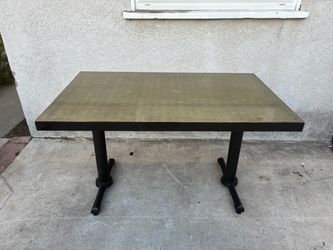 Delivery Available /  9 Restaurant tables