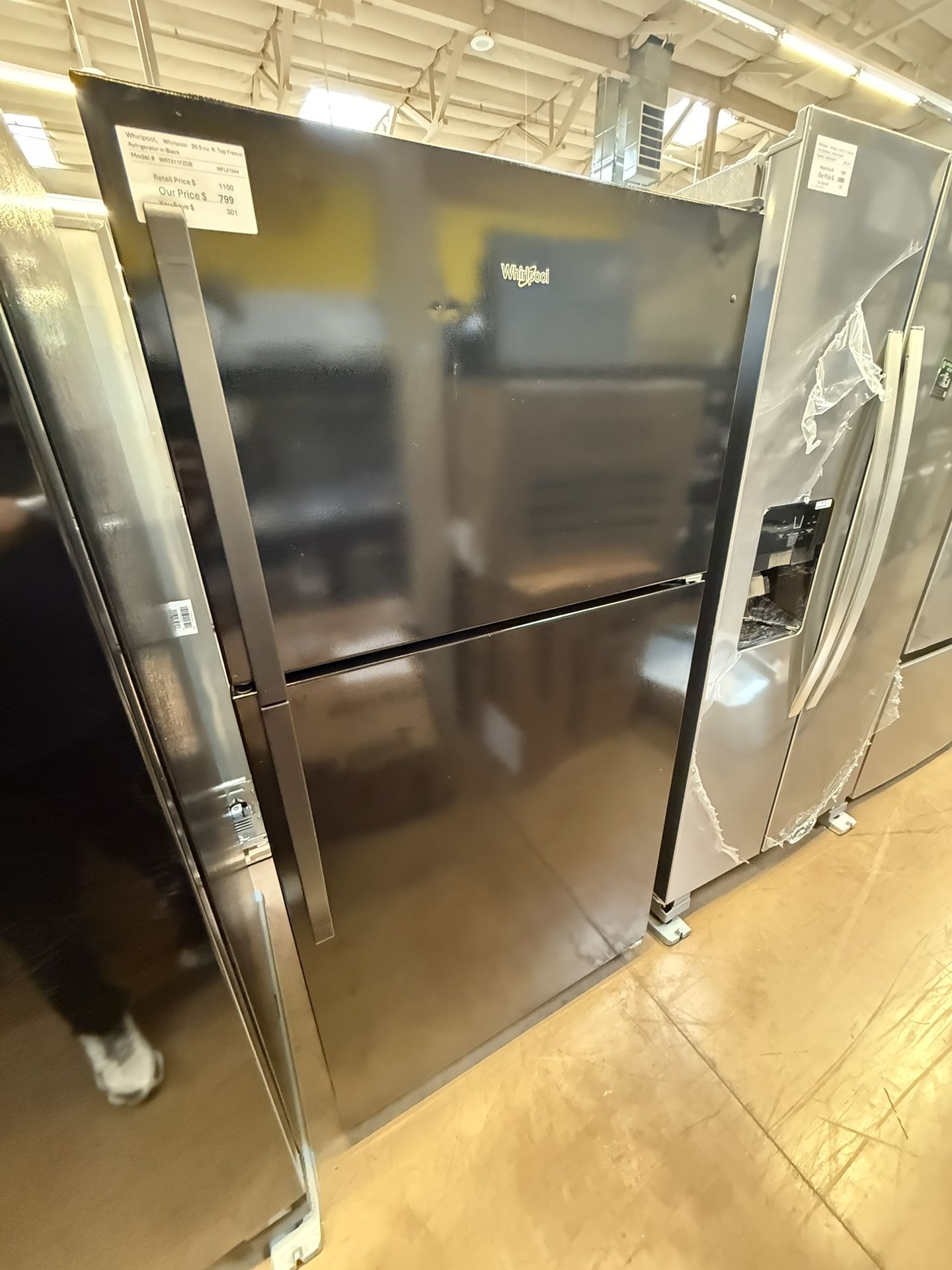 Whirlpool 33” refrigerator