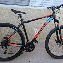 Giant Revel 2 29er Mountain Bike