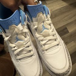 White And Blue Jordan’s Size 7.5/8 Women’s, Men’s 6
