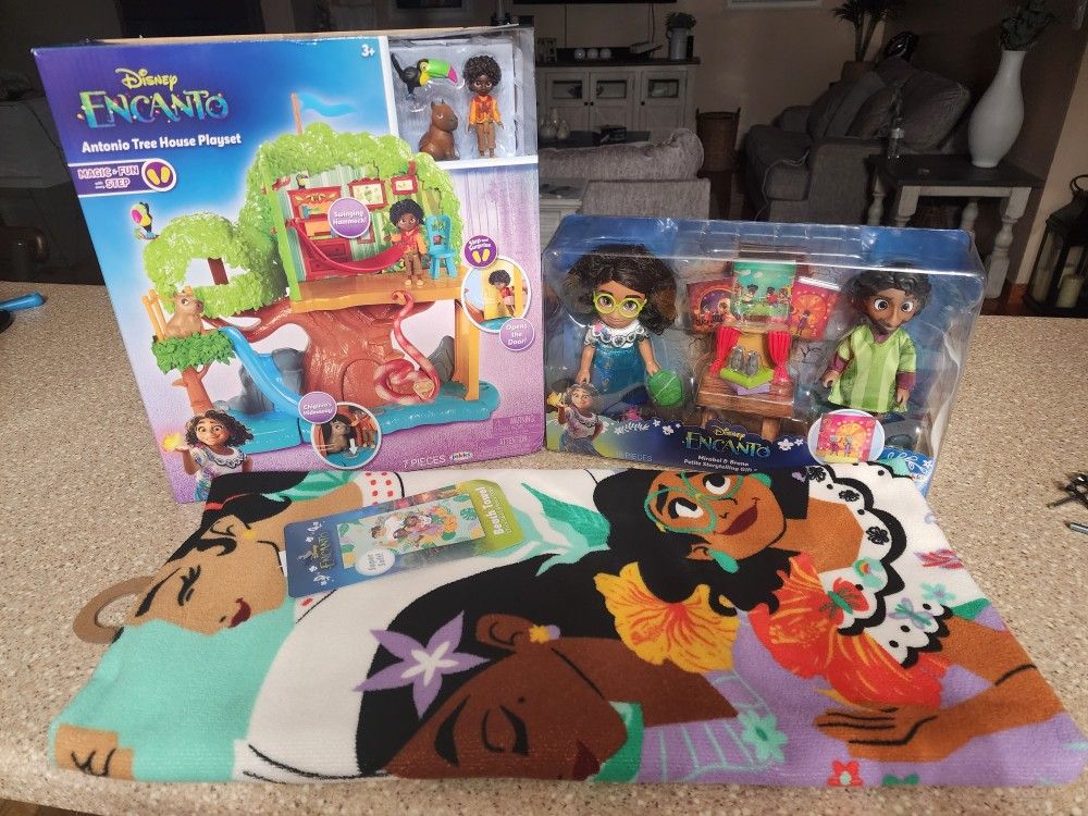 Encanto Toys and Towel Set