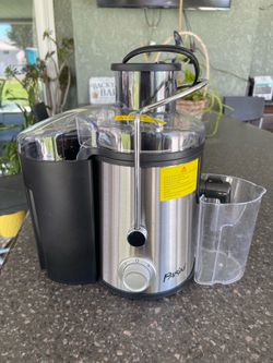 Vegetable and fruit juicer