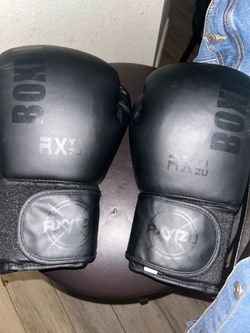 10 oz Boxing gloves