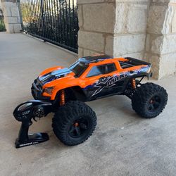 Traxxas~Xmaxx 8s