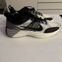Nike Lunar Roam  Size 12