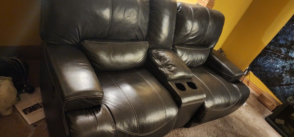 Electric Recliner (MAKE OFFER)