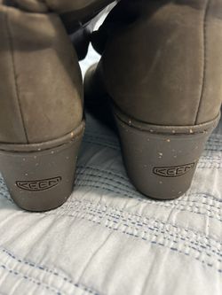 Keen Woman Boots (size8)
