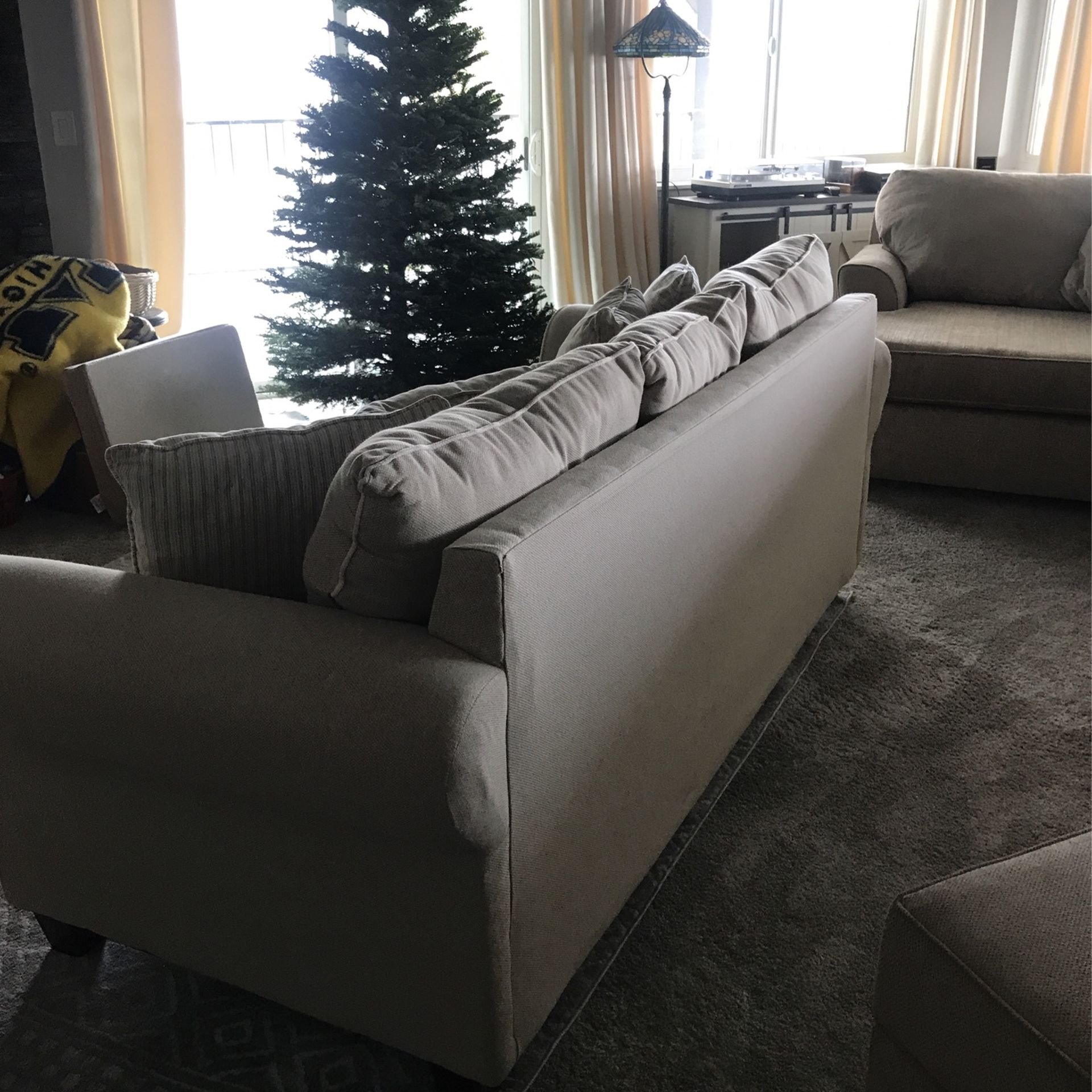 Sofa Beige 3 Cushion Seating with Original Coordinating Pillows