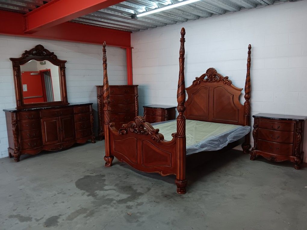 Solid Qun Sz Bd St With Base Good Condition