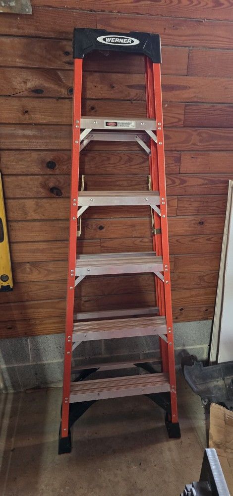 Werner 6ft Ladder 300lb Capacity