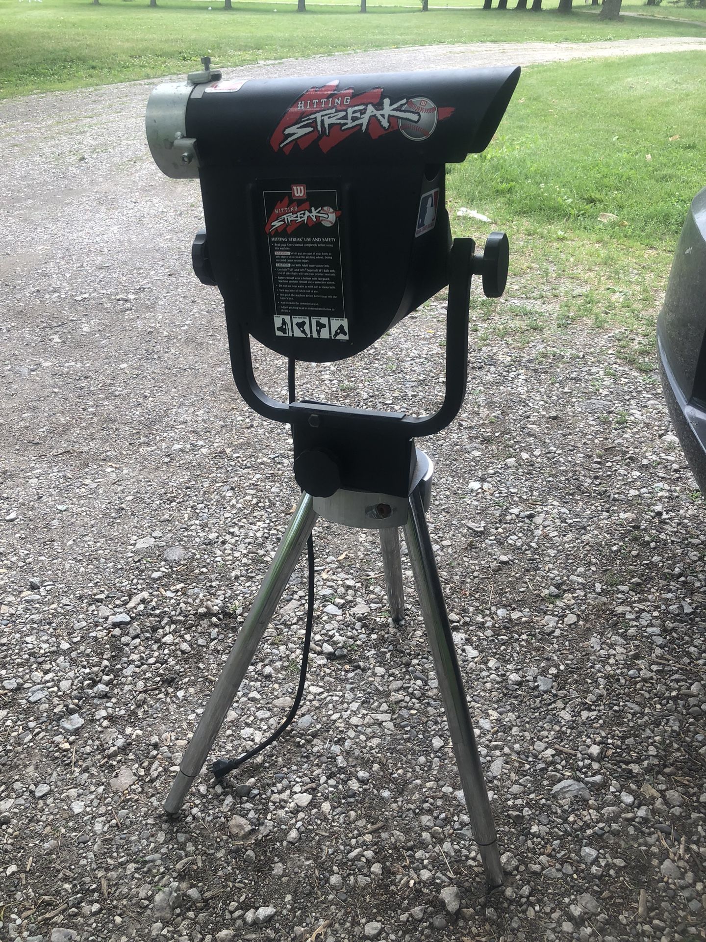 ATEC Hitting Streak Baseball Pitching Machine In Great Condition With Stand. Works on all 10 speeds!