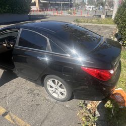 2014 Black Hyundai Sonata Limited