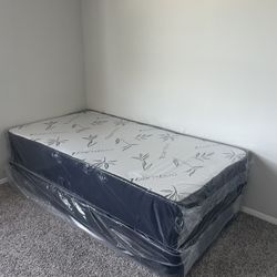 Queen Mattress Come With Free Box Spring - Same Day Delivery 