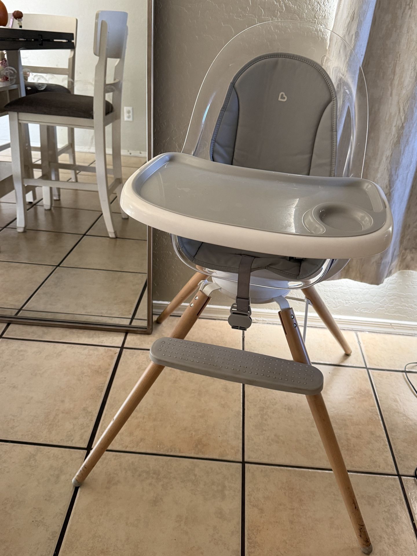 Munchkin High chair