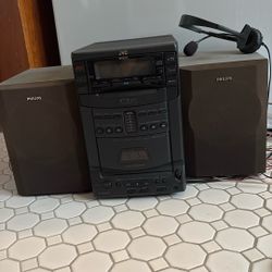 JVC CD/CASSETTE PLAYER  WITH SPEAKERS