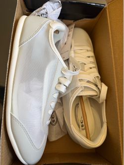Scoop Women's Lace-Up Mesh Sneakers