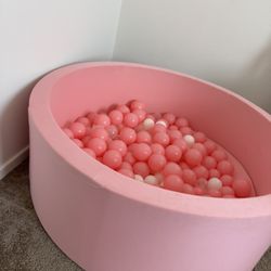 Toddler memory foam ball pit