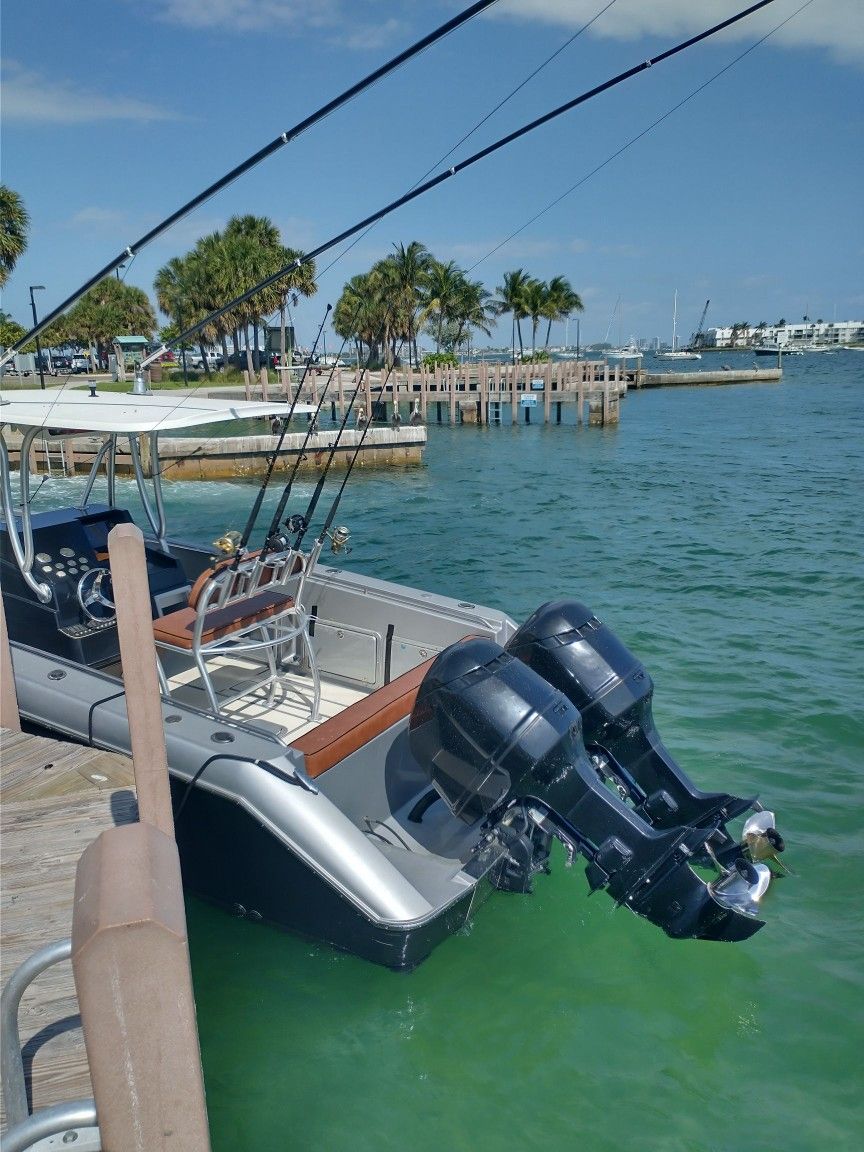 33ft Donzi Center Console W/Triple Axle Trailer for Sale in Vlg Wellingtn, FL OfferUp