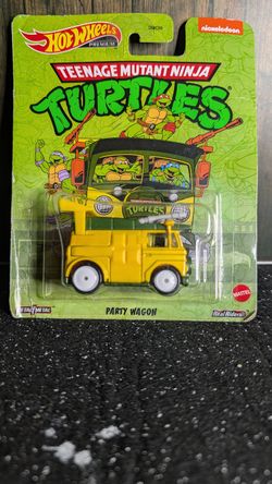 NIP HOT WHEELS TEENAGE MUTANT NINJA TURTLES TMNT PARTY WAGON DIECAST CAR