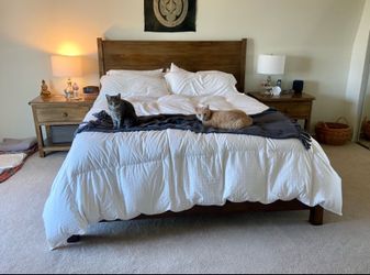 BENCH MADE Cal-King bedroom set