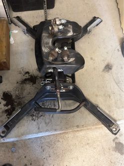 5th Wheel Trailer Hitch Assembly