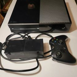 Xbox One 1TB Console 2 Controllers & Power Supply