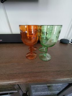 Four acrylic summer glassware