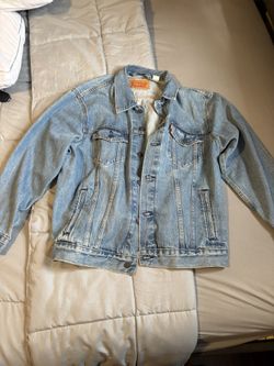 Levi’s Jean Jacket Size Large