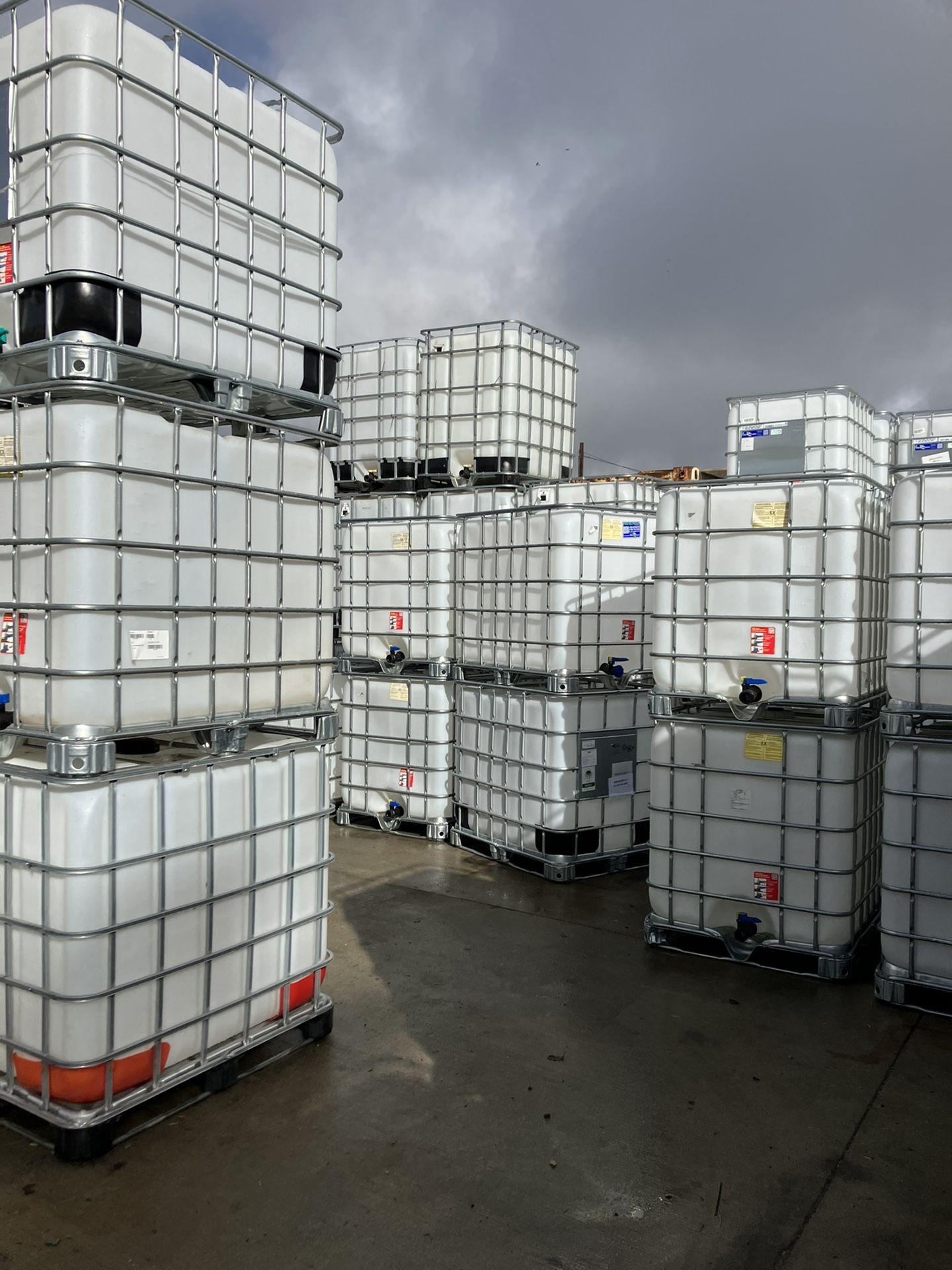 Water Tanks IBC TOTES Metal Caged 330 Gallons 275 Gallons